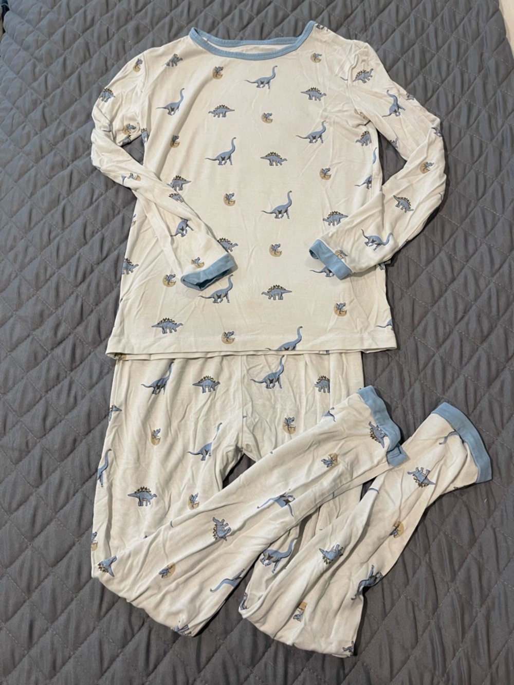 Kyte Baby  Kids Pajama Set with Blue Dinosaur Print s7